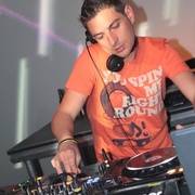 Tempo FM CH 3 The Hottest Vinyl Logo