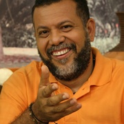 El Man Esta Vivo Logo