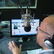 Radio en A Vos Logo